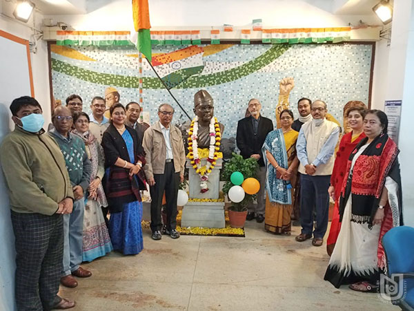 Birthday Celebration of Netaji Subhas Chandra Bose in NSOU HQ on 23.01.2022.